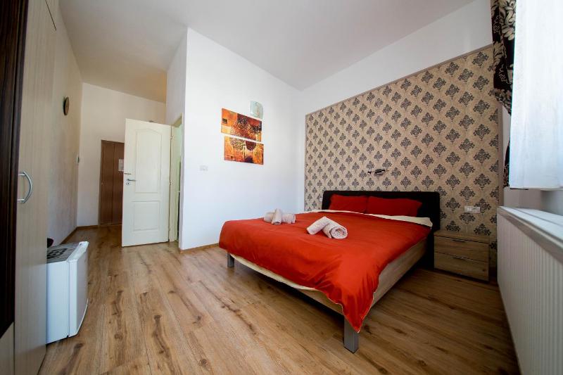 Apartment image 4