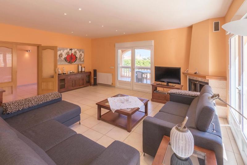Villa Chris best area of Calpe - by Holiday Rentals Villamar - image 11