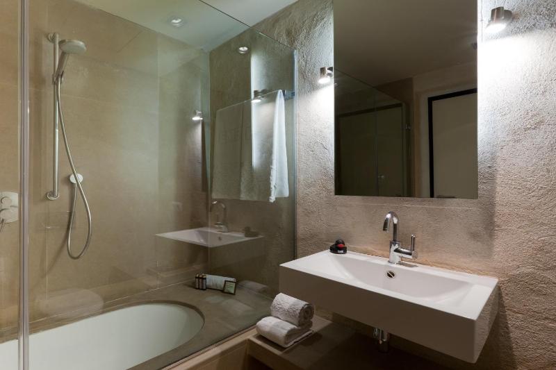Deluxe Double Room with Views image 1