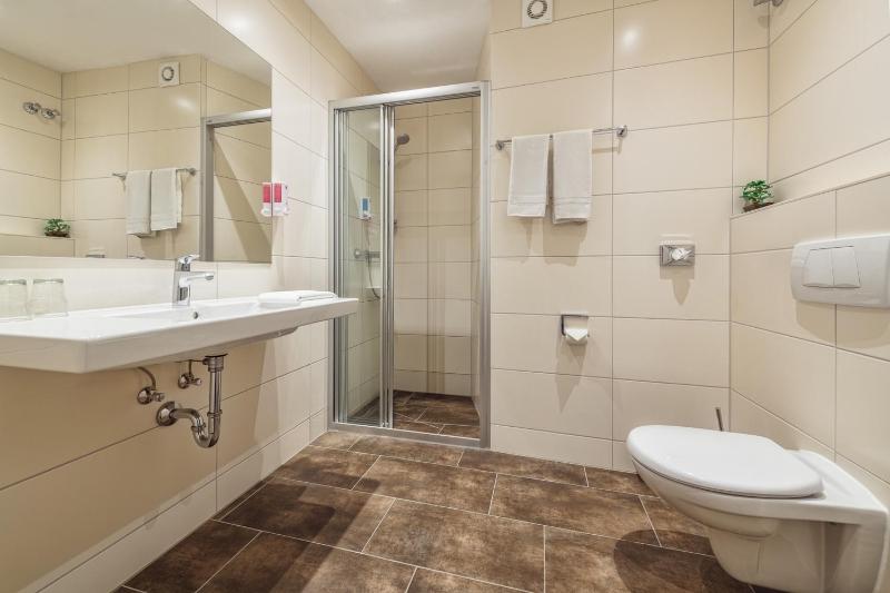 Economy Double Room image 2