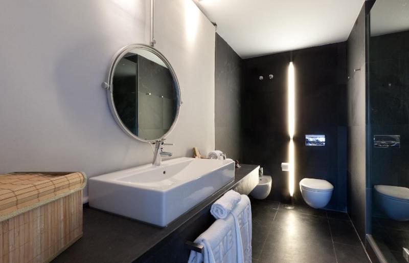 Junior Suite with View image 1