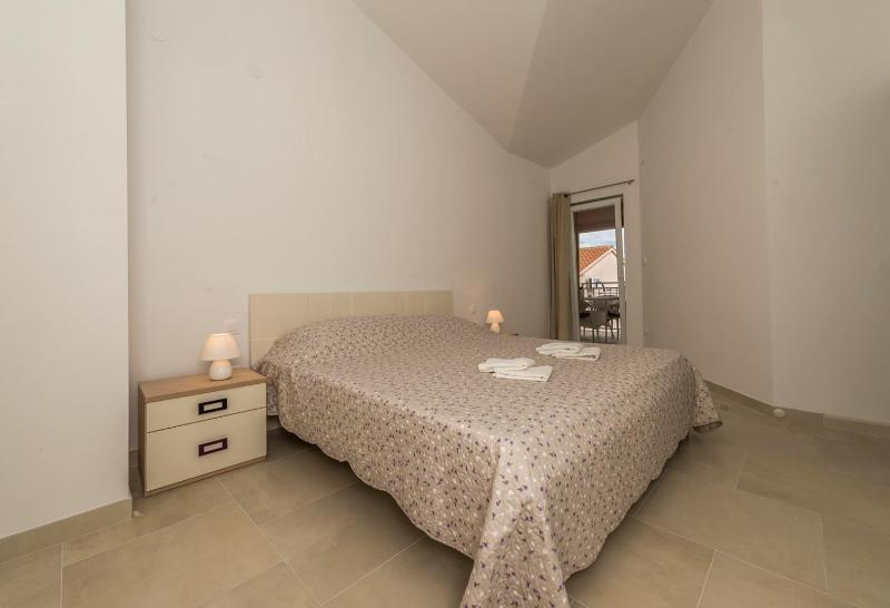 Apartment image 3