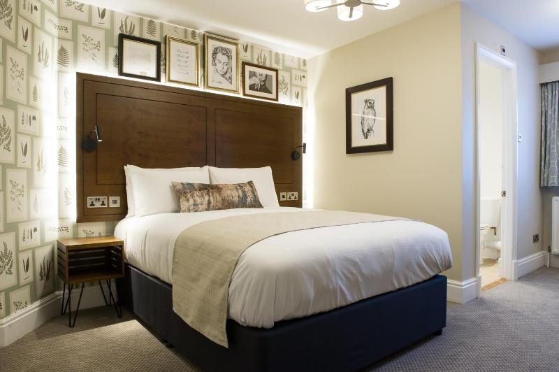 Double Room image 1