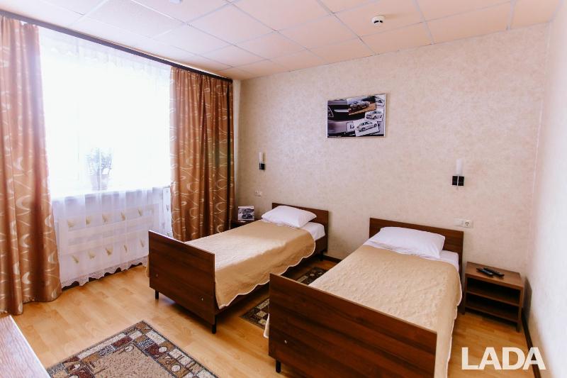 Twin Room image 4