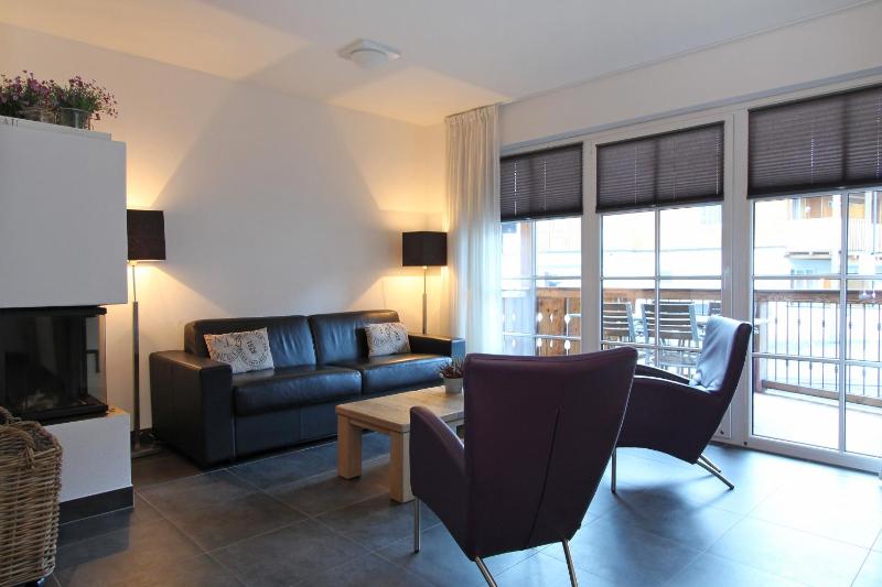 Two-Bedroom Apartment D17 image 3