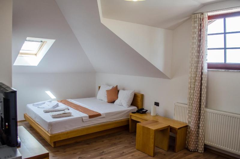 Triple Room image 4