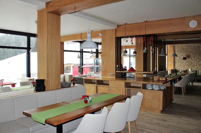 Superior Family Room image 4