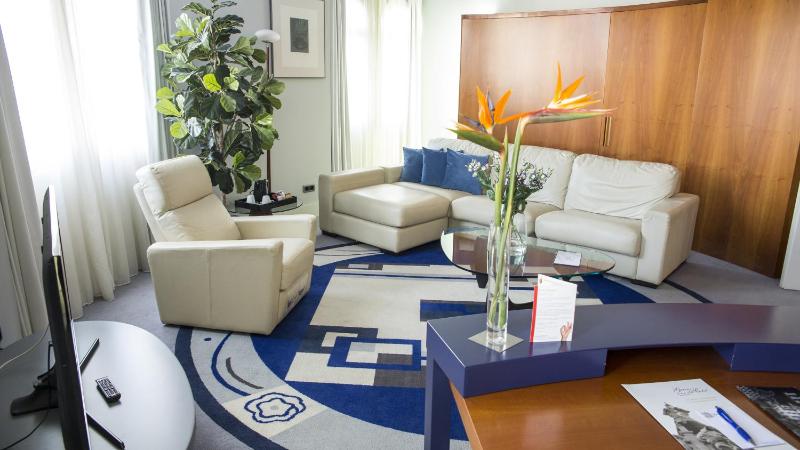 Presidential Suite image 4