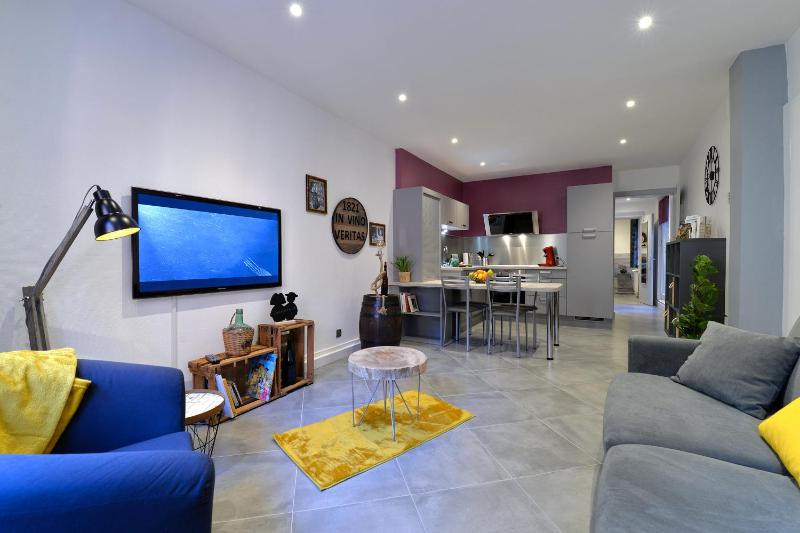Deluxe Apartment image 2