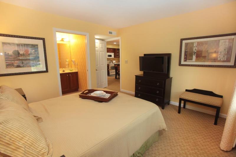 Deluxe Two-Bedroom Suite image 4