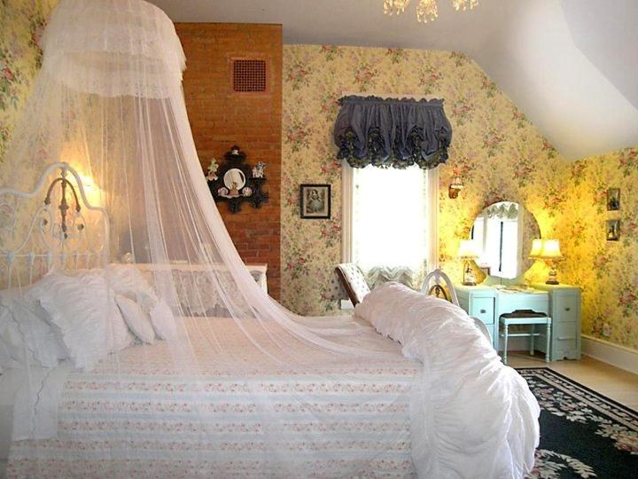 Standard Double Room image 1