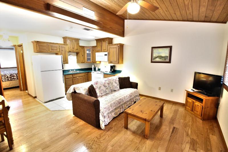 Peach Tree Inn & Suites - image 23