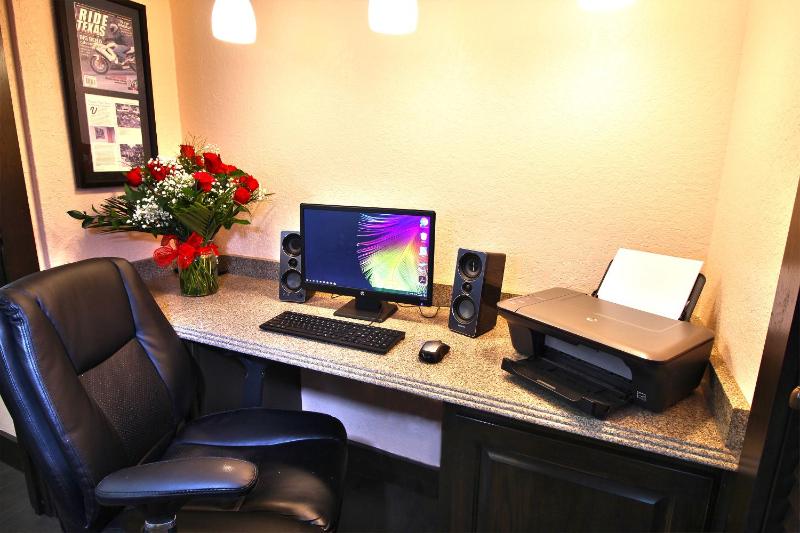 Peach Tree Inn & Suites - image 31