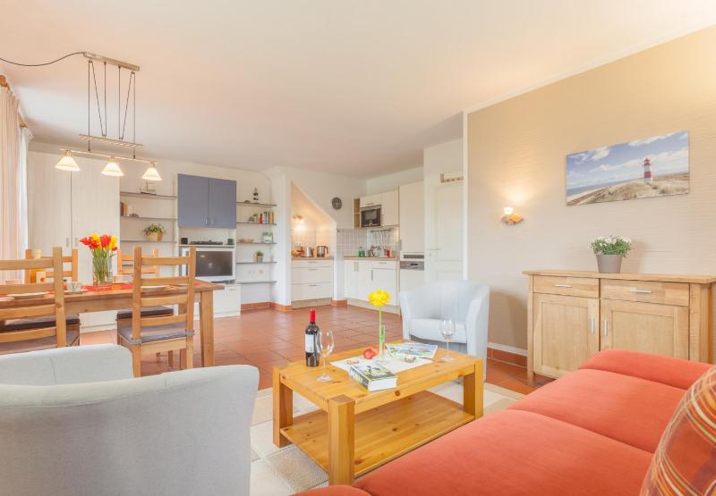 Comfort One-Bedroom Apartment with Terrace image 1