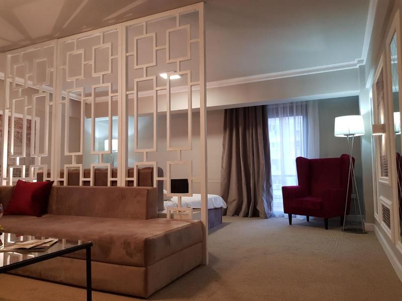 Luxury Apartment image 3