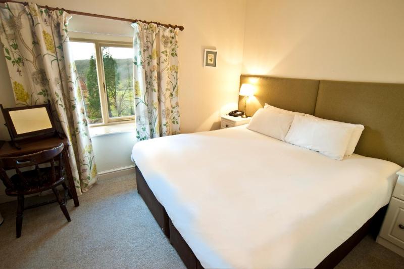 Superior King Room image 4