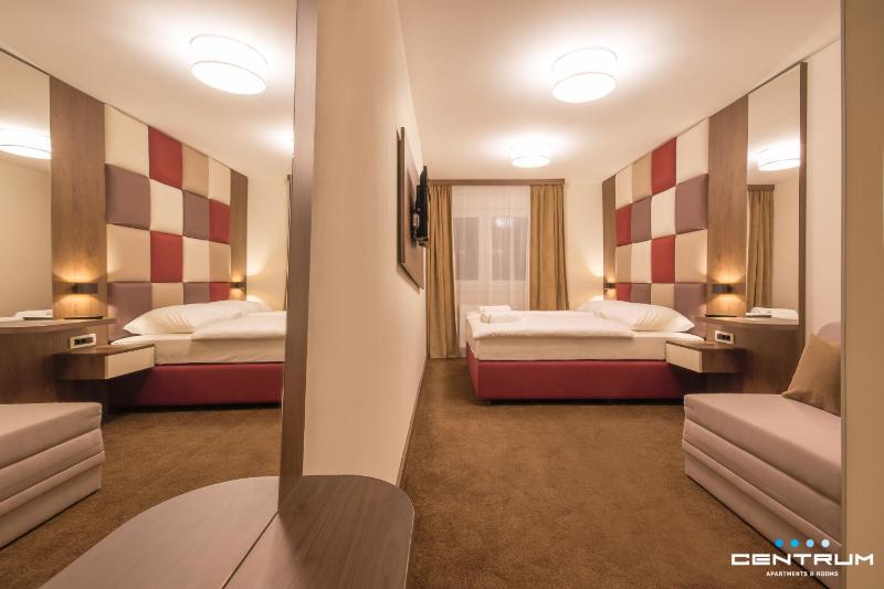 Deluxe Double Room with Extra Bed image 4