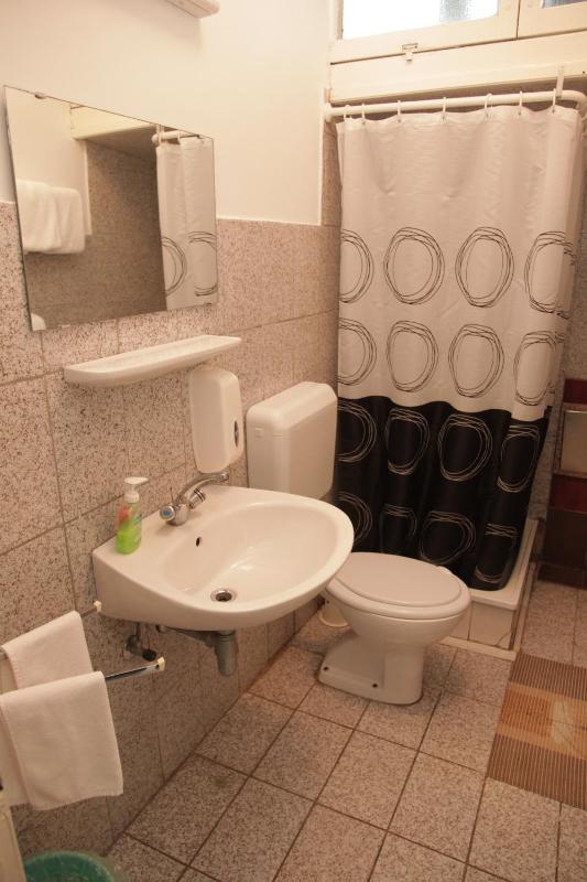 Triple Room with Balcony and Sea View image 4