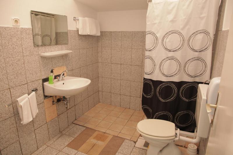Triple Room with Balcony and Sea View image 3