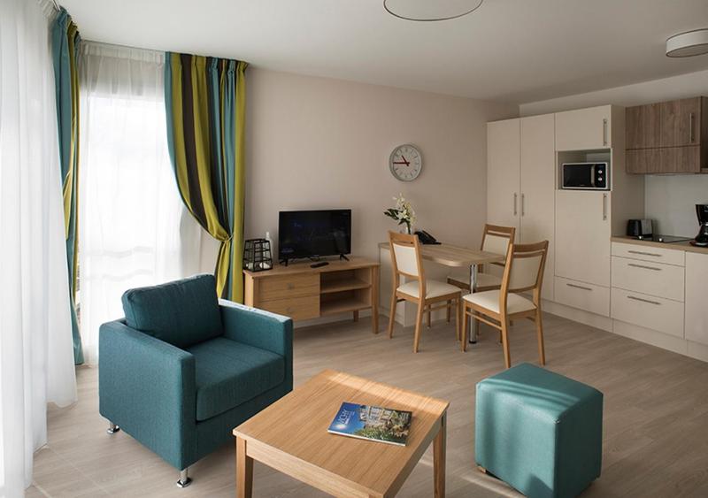 Two-Bedroom Apartment with Terrace image 3