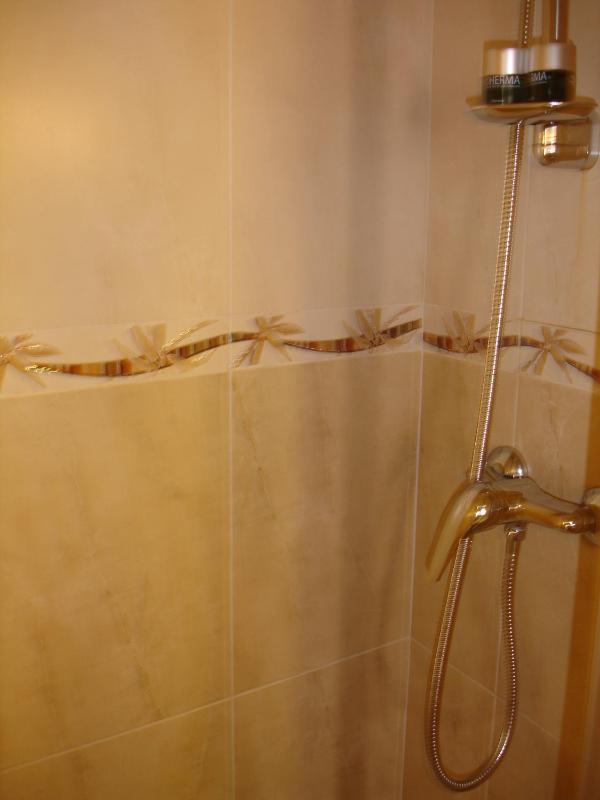 Double or Twin Room image 3