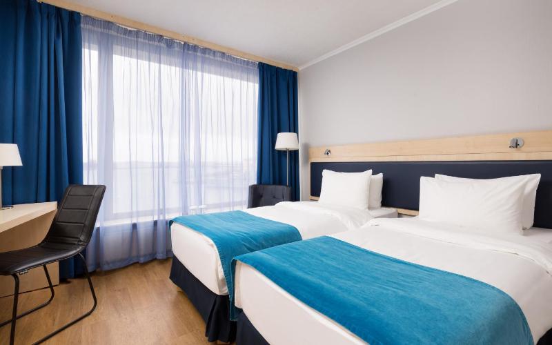 Standard Double or Twin Room with River View image 3
