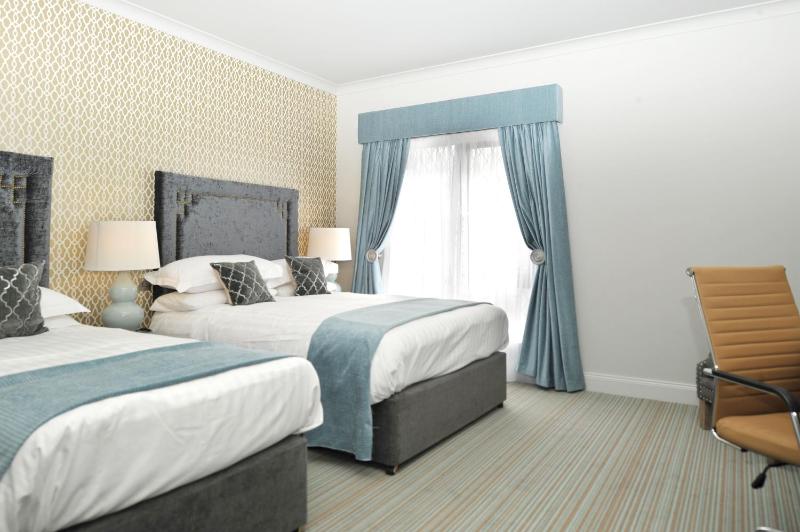 Double or Twin Room image 3