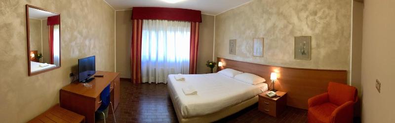 Quadruple Room image 3