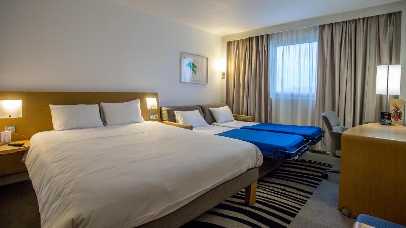 Superior Queen Room with Double Sofa Bed image 1
