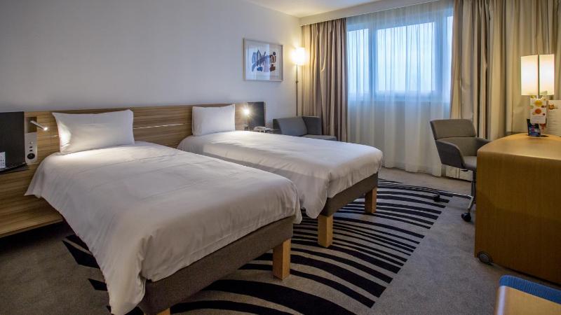 Standard Double/Twin Room image 2