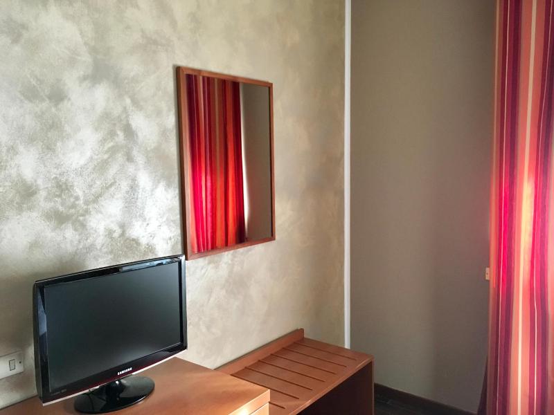 Quadruple Room image 4