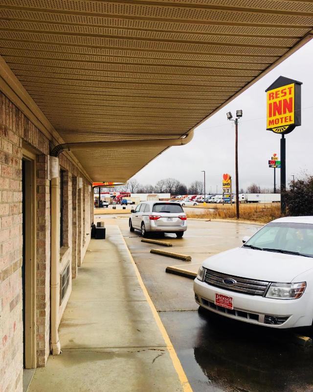 Rest Inn Motel Images