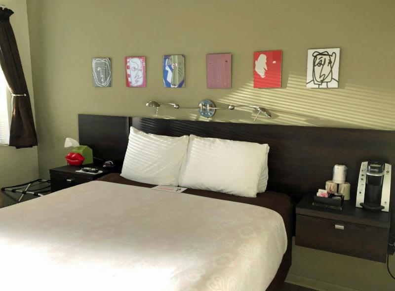 Standard Queen Room - Pet Friendly image 4