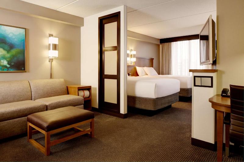 Double Room with Two Double Beds and Sofa Bed image 3