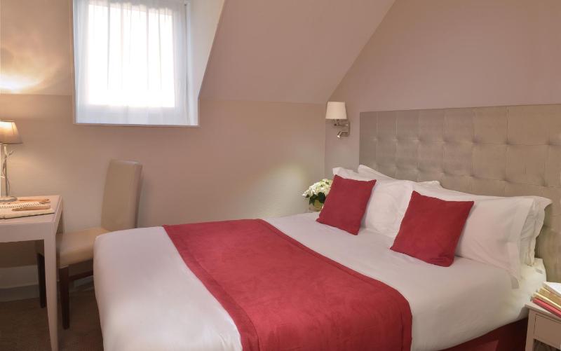 Double Room image 3