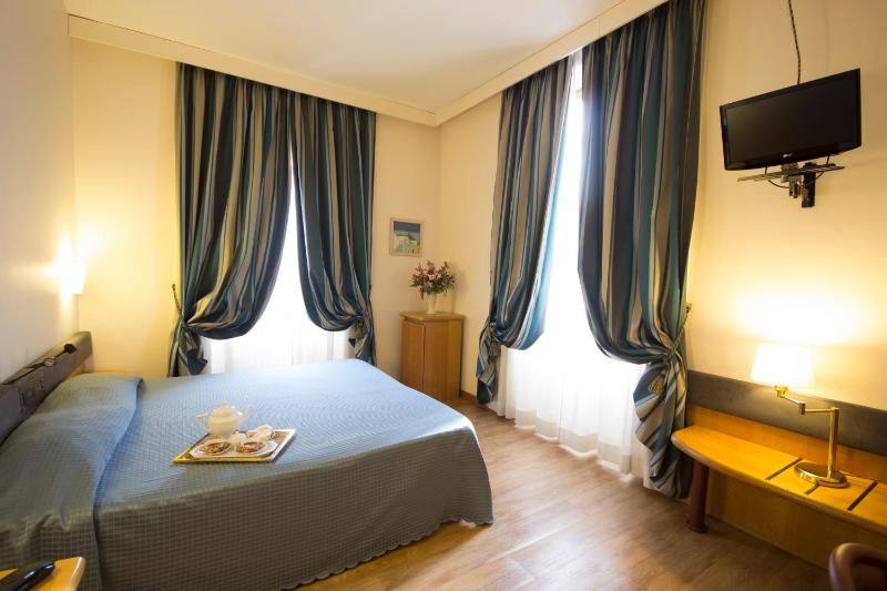 Double Room image 1