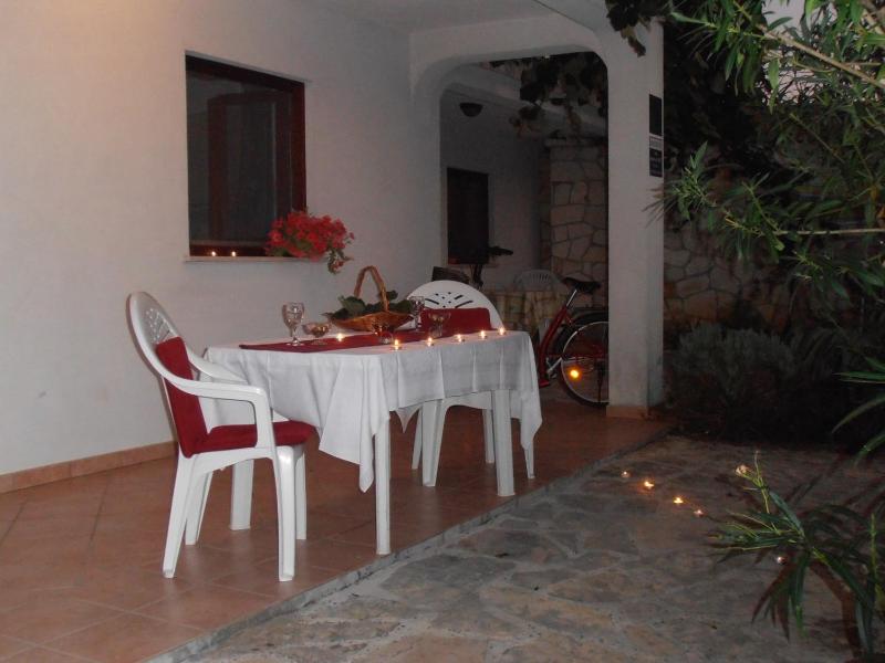 One Bedroom Apartment with Terrace and Garden View image 3