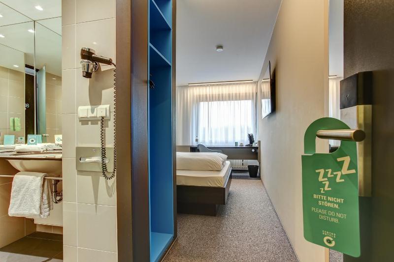 Standard Double Room image 1
