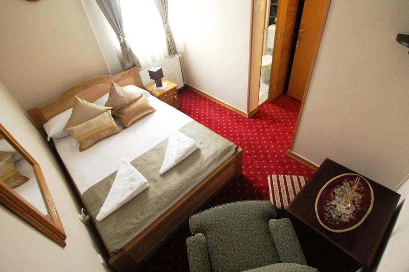 Deluxe Single Room with Mountain View image 2