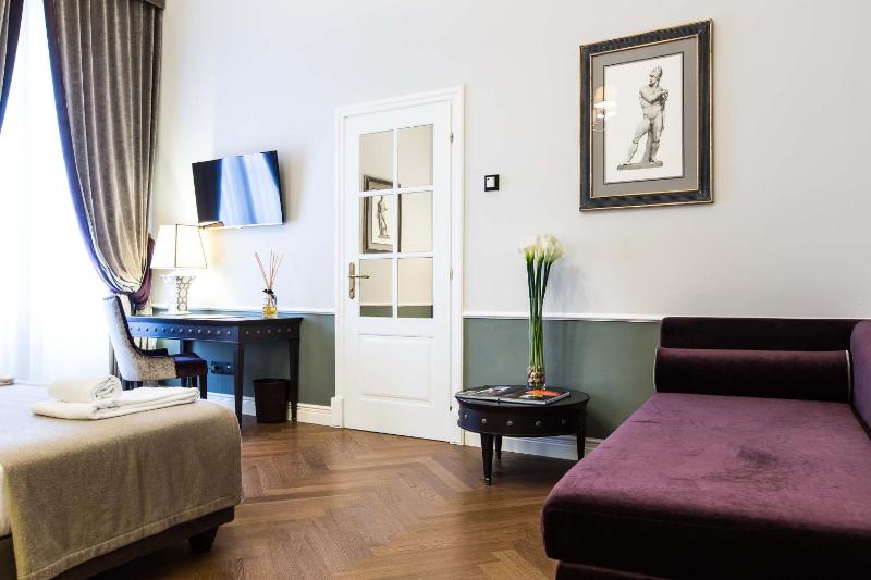 Executive Room with Turkish Bath image 4