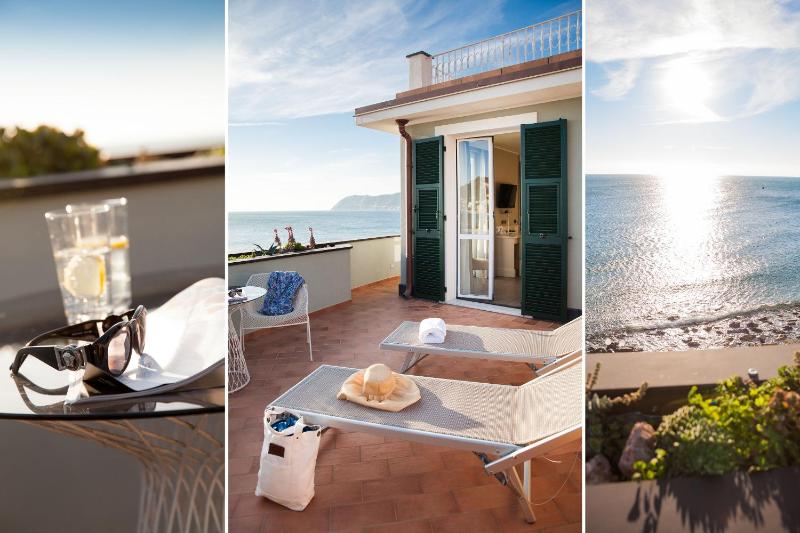 Superior Double or Twin Room with Balcony and Sea View image 3