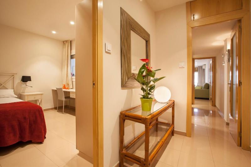 Rosselló Apartment - image 11