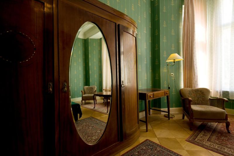 Superior Double Room image 4