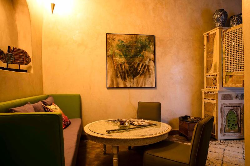 Riad Emotion - image 10