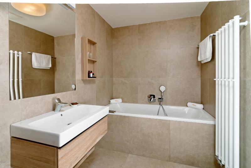 Apartment with Balcony image 3