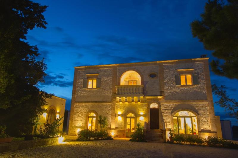 Standard Suite image 4