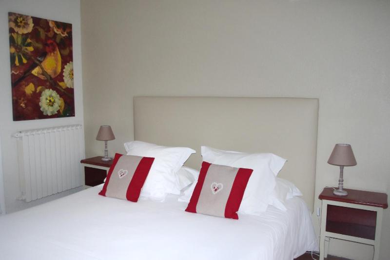 Superior Double Room with Garden View image 3