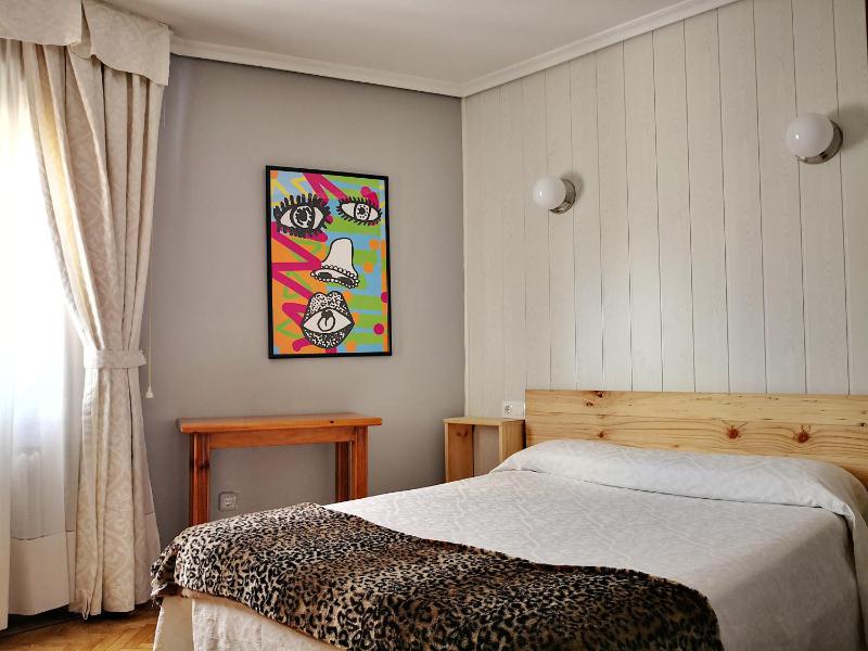 Single Room image 4