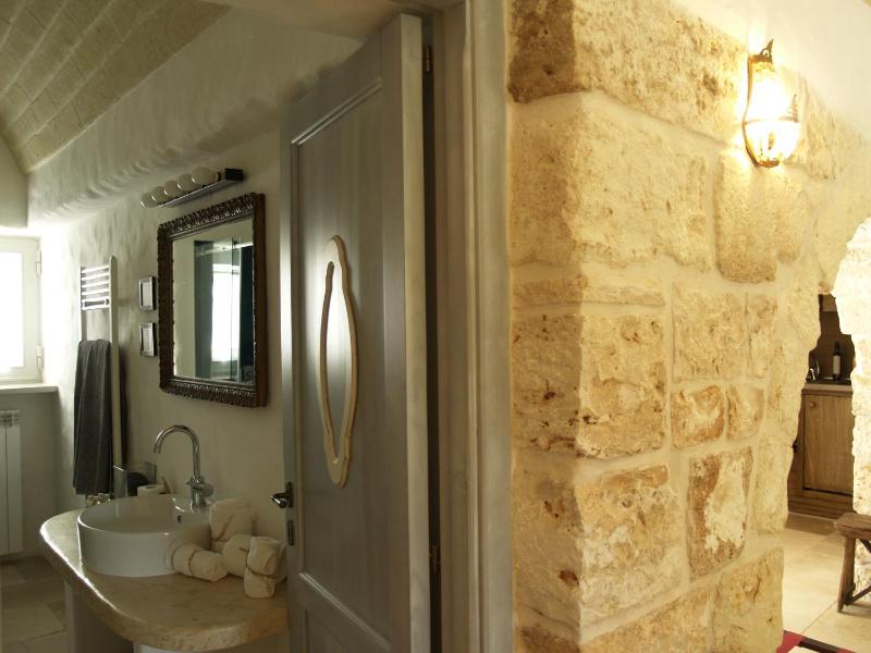 Suite with Garden View image 4