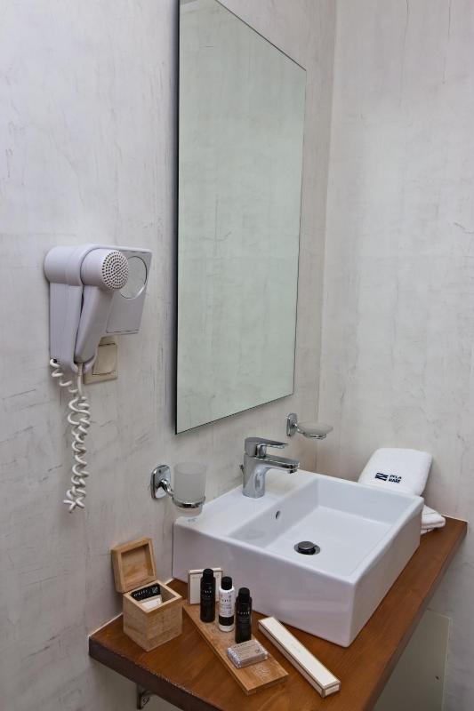 Double Room with Panoramic Sea View image 4